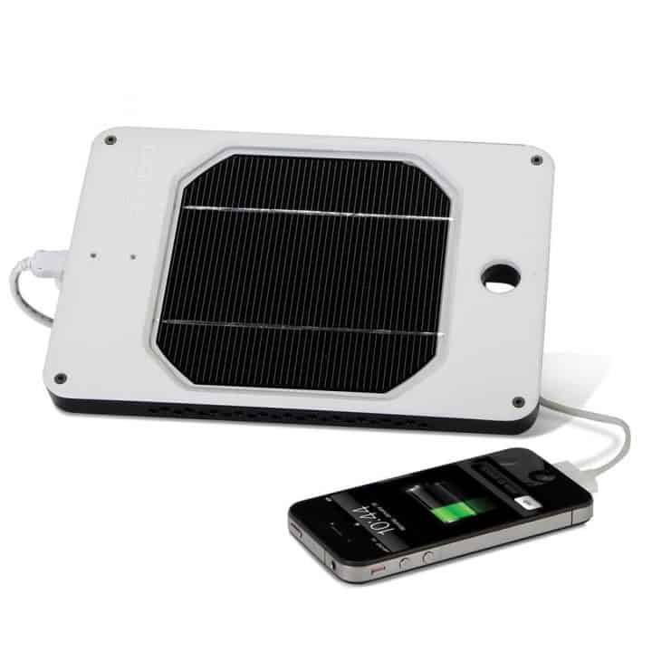 Portable-Solar-Powered-Rapid-iPhone-Charger
