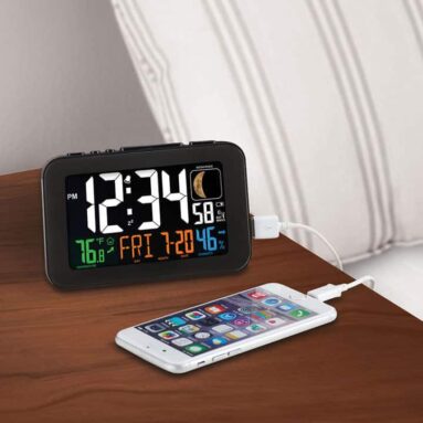 Atomic Alarm Clock with Phone Charging