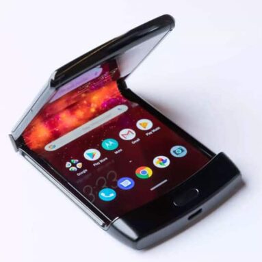Motorola Razr Returns in Style