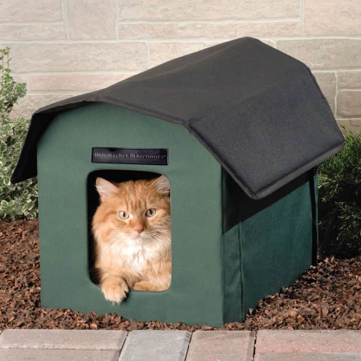 Heated-Outdoor-Cat-Shelter