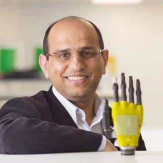 solar-powered-artificial-skin being demonstrated on a hand prosthesis